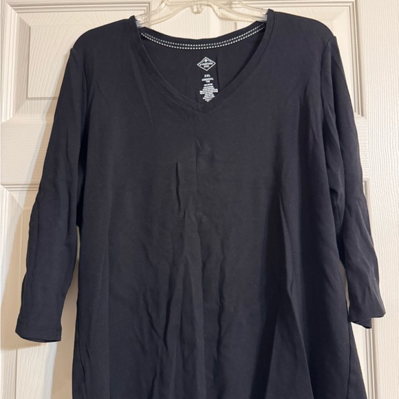 #16 St. John's Bay Black Long Sleeve Boxy T-Shirt - Picture 1 of 2